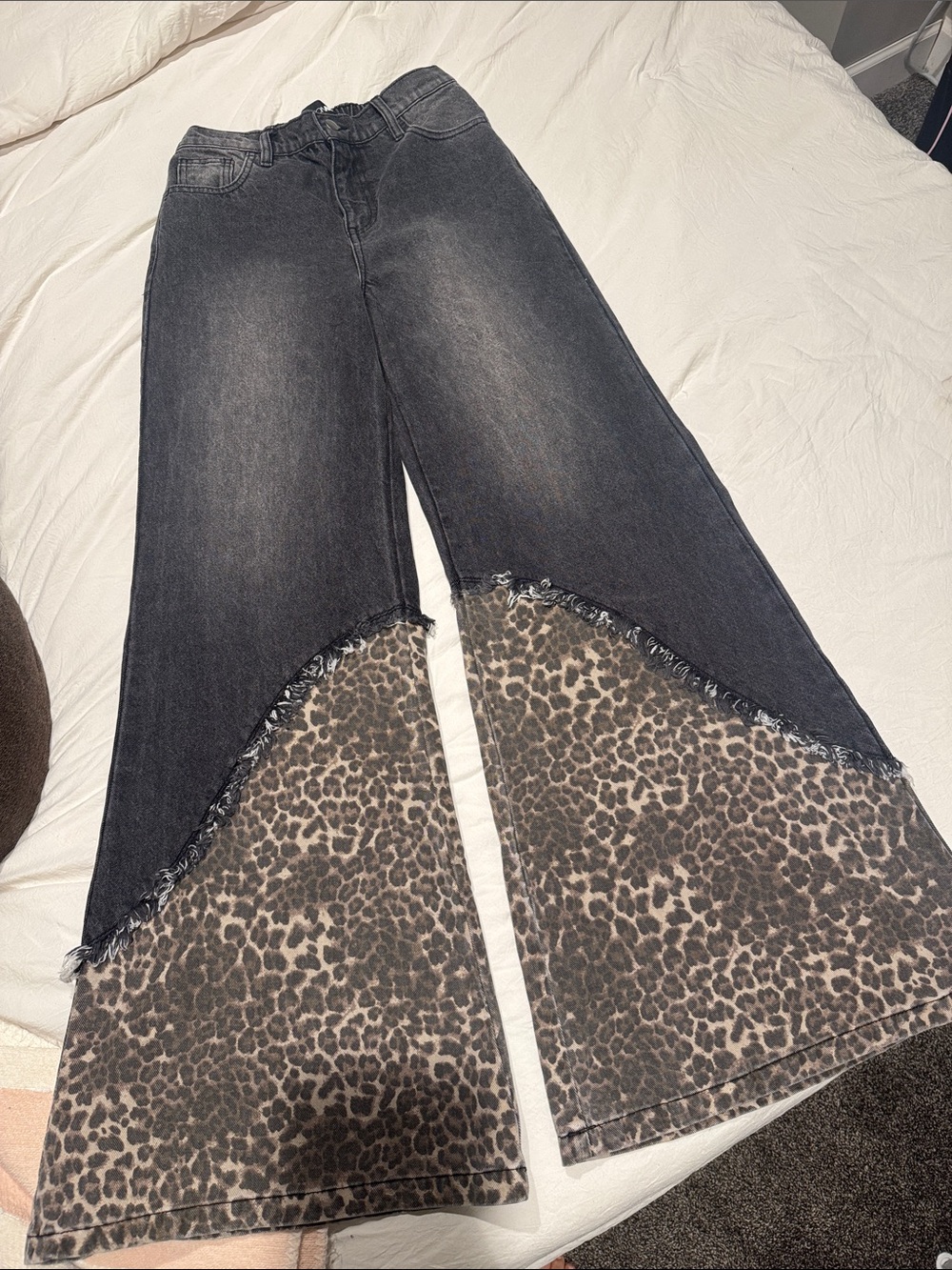 Fashion Nova Black Denim Wide-Leg Jeans with Leopard Panel - Picture 2 of 3